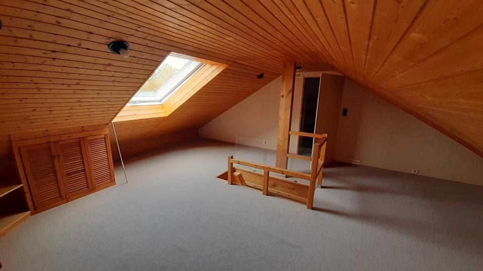 Dachgeschoßwohnung Bad Boll - 3 Zimmer, 76 m&sup2;, 299.000&euro; | Angebot:26972559