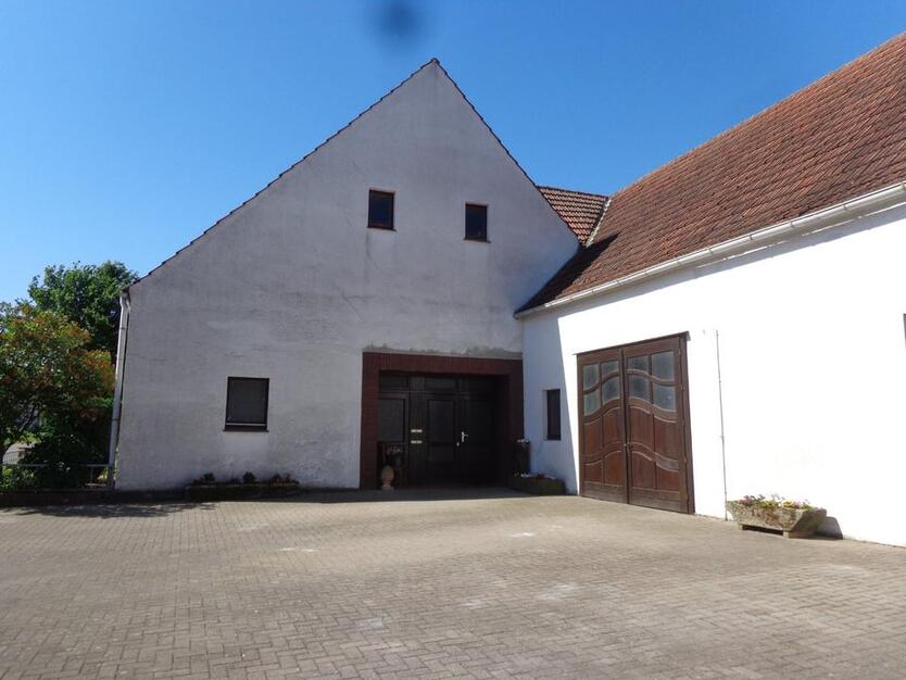Tolles Zweifamilienhaus mit viel Platz und großem Garten