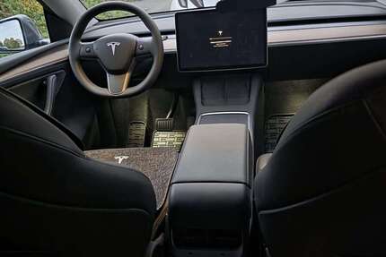 Tesla Model Y 4.350 km 43.000 € Maintal 63477