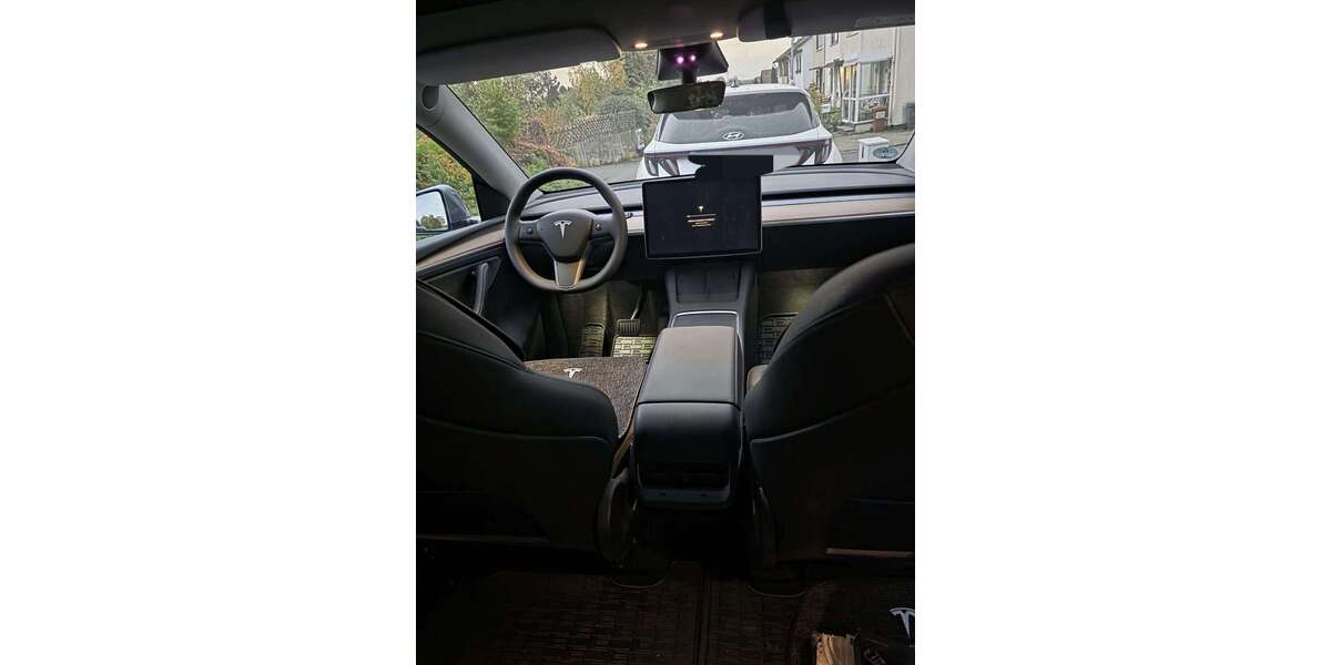 Tesla Model Y 4.350 km 43.000 € Maintal 63477