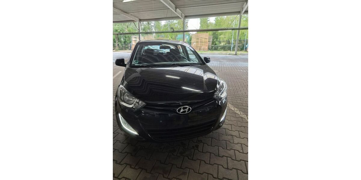 Hyundai i20 153.000 km 4.899 &euro; Grasberg 28879