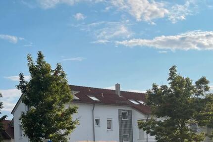 Helle 2 Zimmer WHG mit Süd-Balkon und Garage + Stellplatz