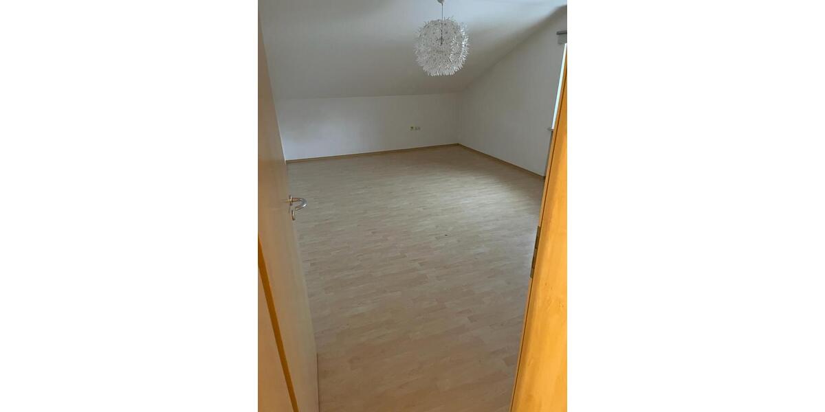 Dachgeschoßwohnung Regen - 3 Zimmer, 107 m&sup2;, 195.000&euro; | Angebot:27226208