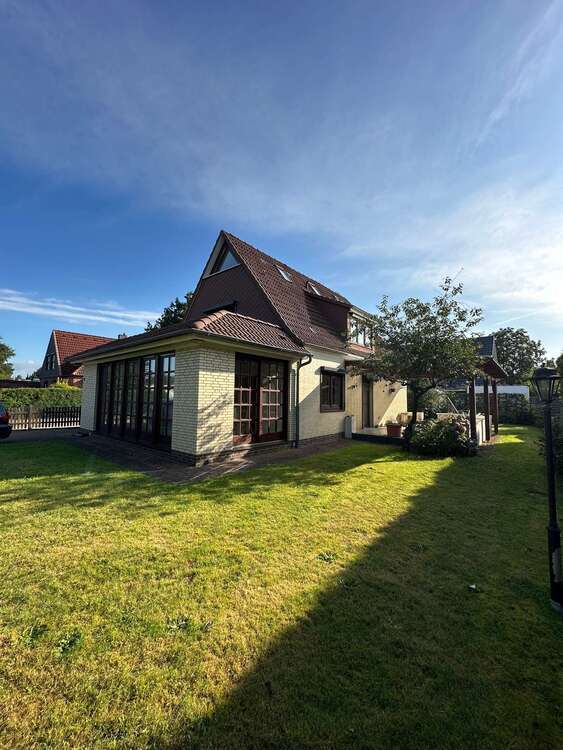 Haus zum Mieten in Holm 1.450 € 140 m²