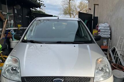 Ford Fiesta 156.000 km 1.400 &euro; Friedland 17098