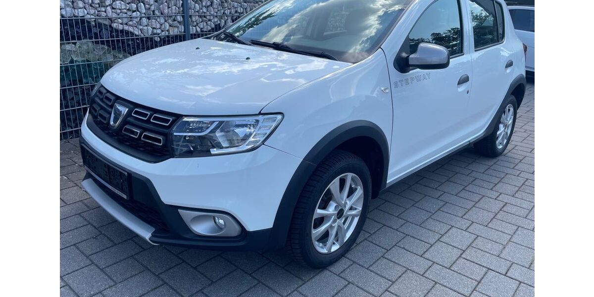 Dacia Sandero 125.000 km 6.500 &euro; Engelsbrand 75331