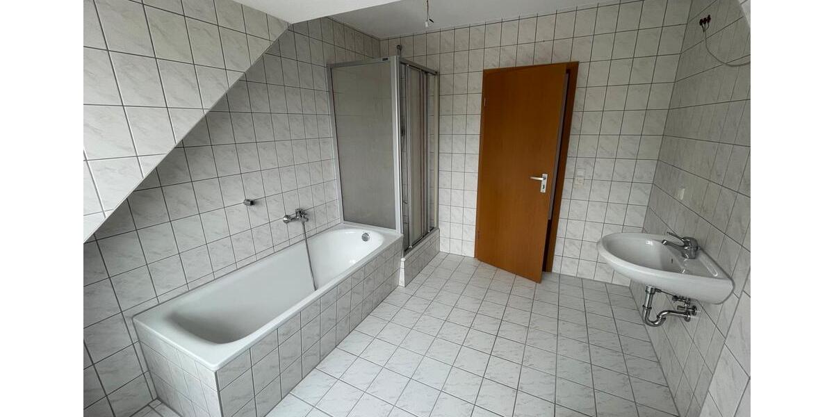 Dachgeschoßwohnung Suhl Aue 1 - 2.5 Zimmer, 75 m&sup2;, 95.625&euro; | Angebot:25602696