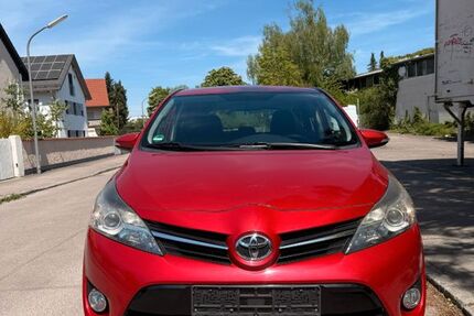 Toyota Verso 143.400 km 5.950 &euro; München 81377