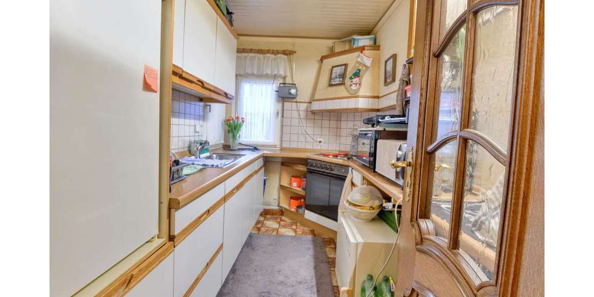 Idyllisches DHH mit Sanierungspotential an der Grenze zu Mundenheim Zusätzliches Hinterhaus inkl. - Doppelhaushälfte Ludwigshafen am Rhein Mundenheim | Angebot:25959710