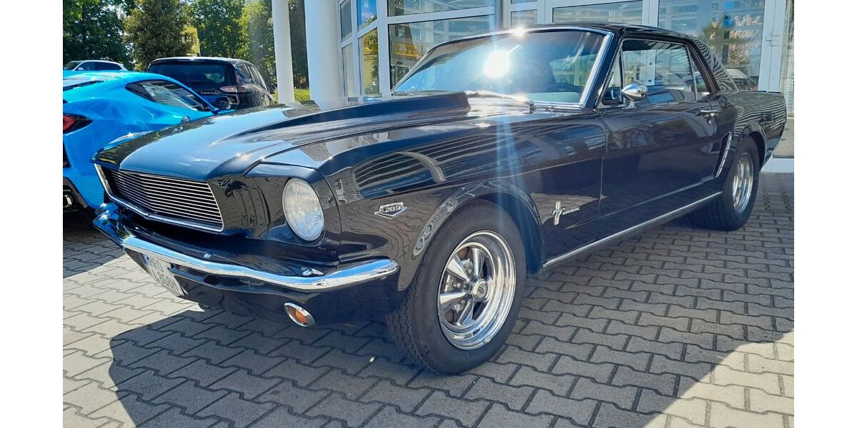 Ford Mustang 60.000 km 49.990 &euro; Bad Klosterlausnitz / Weißenborn 07639