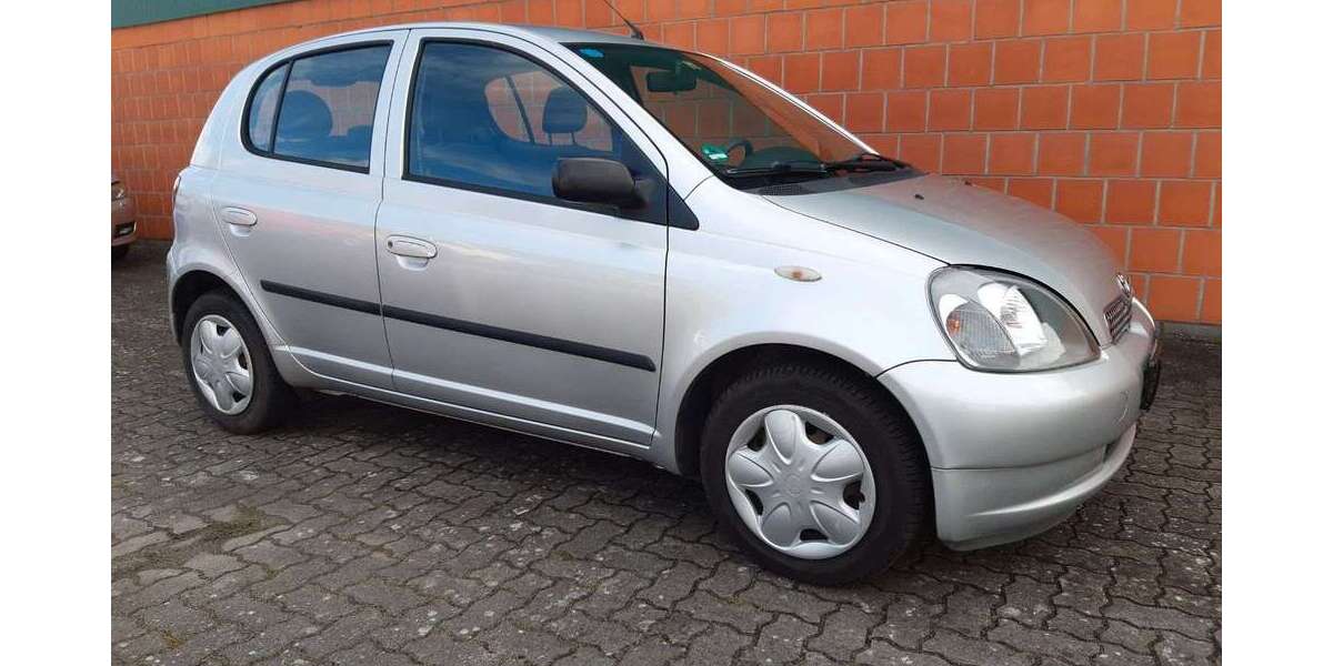 Toyota Yaris 100.000 km 3.000 &euro; Karlshöfen (30 km. nördl.von Bremen) 27442