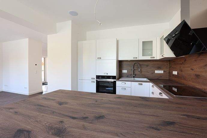 Haus mit 300 m² Wfl.Erstbezug nach KernsanierungEnergiekl. A+ 7 zimmer