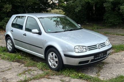 VW Golf 128.000 km 2.400 € Genthin 39307