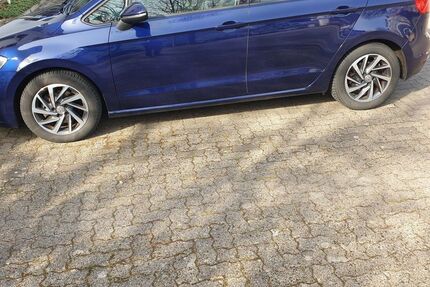 VW Golf Sportsvan 105.633 km 13.900 &euro; Hameln 31785