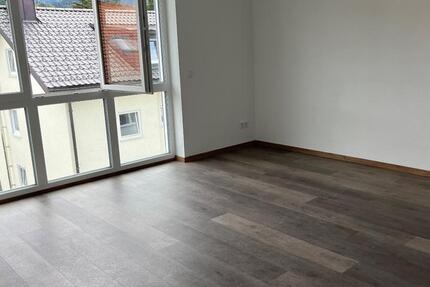 Neuwertige 2 Zi-Wohnung 51 qm, hell, ruhig, Bergblick inkl EBK zimmer
