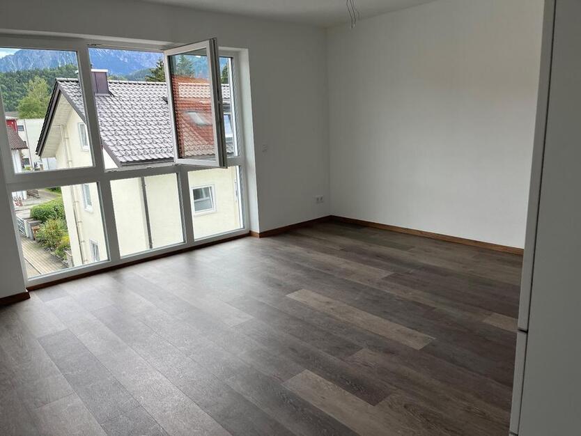 Neuwertige 2 Zi-Wohnung 51 qm, hell, ruhig, Bergblick inkl EBK zimmer