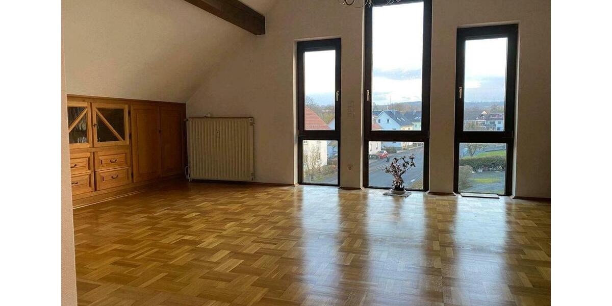 Hochwertige, schöne und helle Penthouse Wohnung in Flieden 3 zimmer