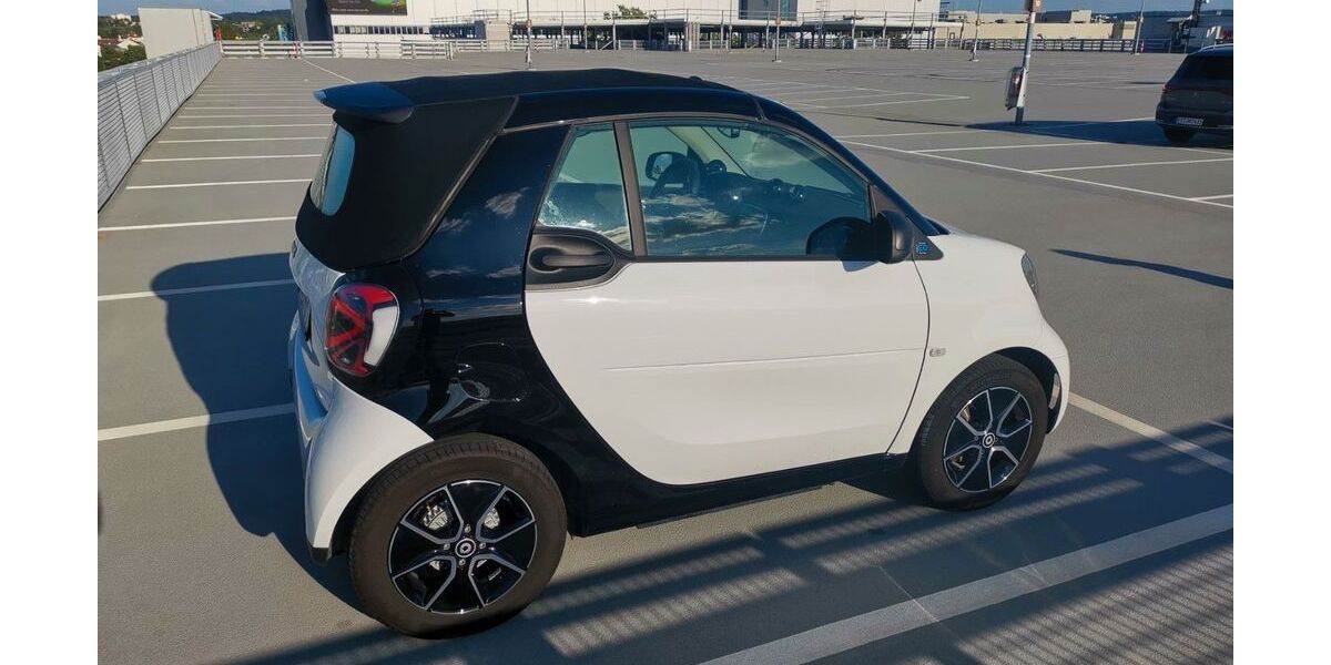 Smart ForTwo 13.500 km 14.700 € Stuttgart 70435