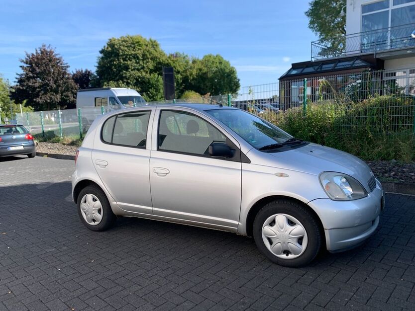 Toyota Yaris 109.000 km 4.200 € Werl 59457
