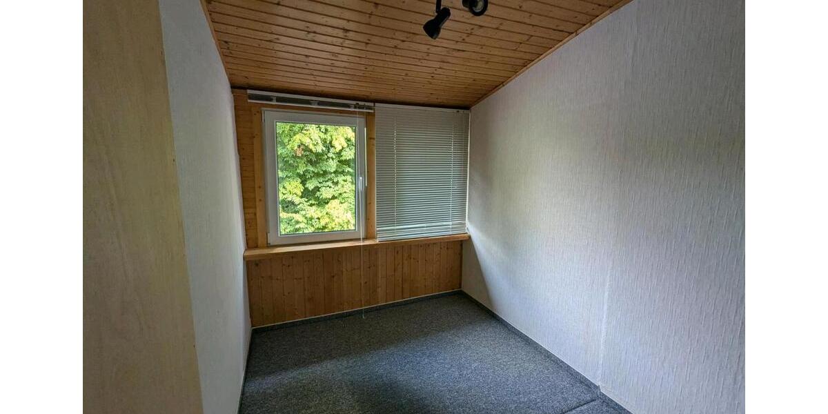 Haushälfte mit 100 m² Wohnfläche mit 6 ZKB 6 zimmer