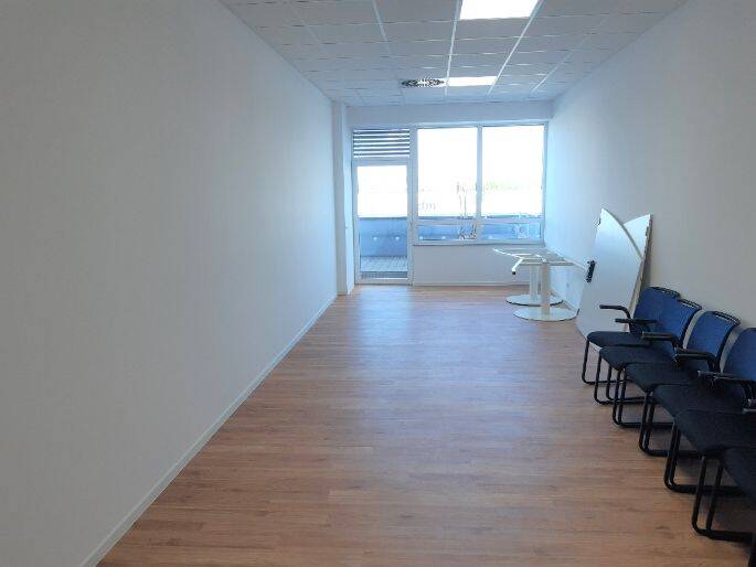 Gewerbeobjekt Neutraubling Birkenfeld - 874&euro; | Angebot:25656232