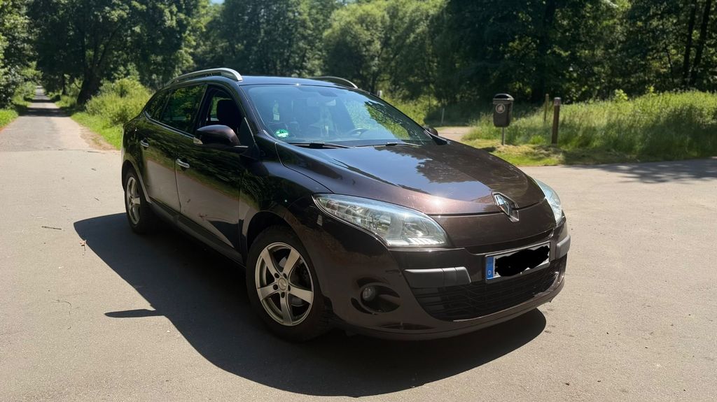 Renault Megane 96.300 km 4.299 &euro; Bad Schwalbach 65307