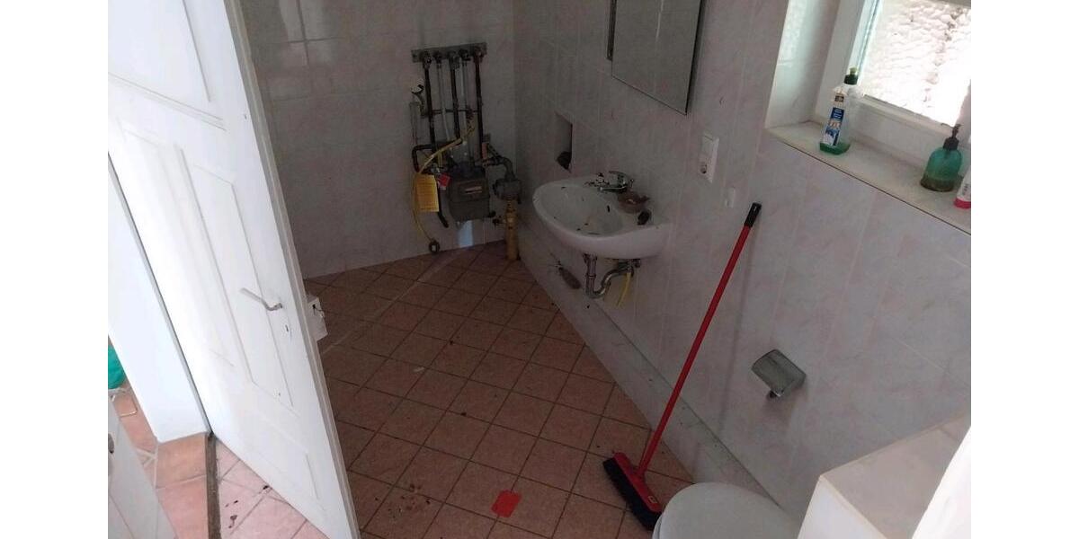 Mehrfamilienhaus, Wohnhaus Genthin - 8 Zimmer, 220 m&sup2;, 123.000&euro; | Angebot:26696862