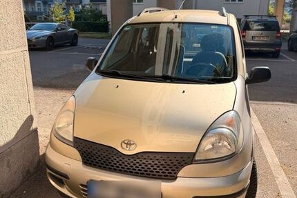 Toyota Yaris 175.000 km 3.970 &euro; Berlin 13599