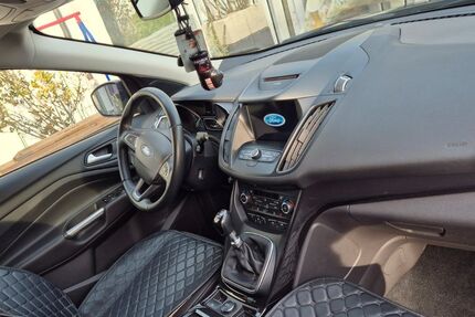 Ford Kuga 123.000 km 15.000 &euro; Großkrotzenburg 63538