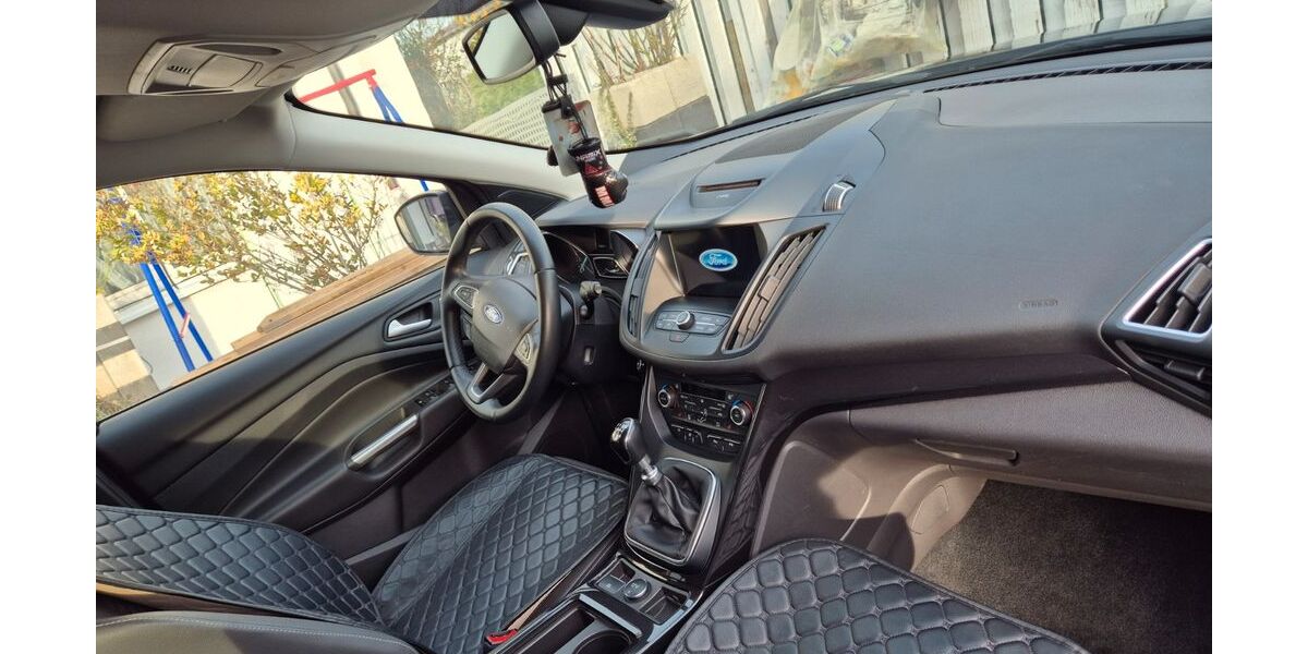 Ford Kuga 123.000 km 15.000 &euro; Großkrotzenburg 63538