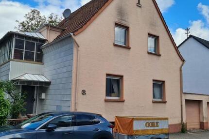 Großes gepflegtes Einfamilienhaus mit 3 Garagen - Haus Bexbach | Angebot:27003986