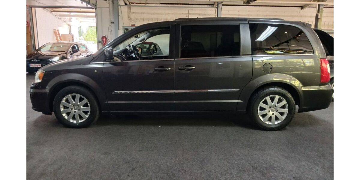 Lancia Voyager 165.000 km 12.900 &euro; Rüsselsheim 65428