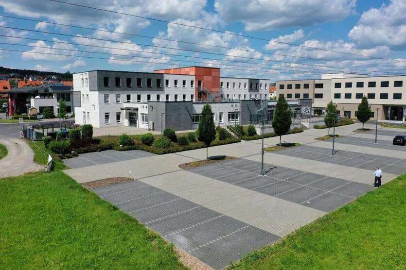 Büro in Goldbach 3.970 € 334.37 m²