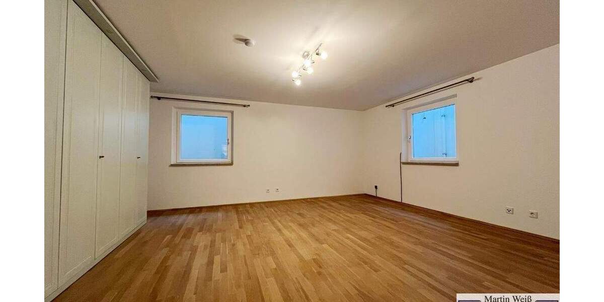 Doppelhaushälfte Berg Maxhöhe - 5 Zimmer, 197 m&sup2;, 3.595&euro; | Angebot:25699587