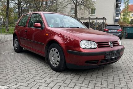 VW Golf 134.000 km 2.800 &euro; Dresden 01237