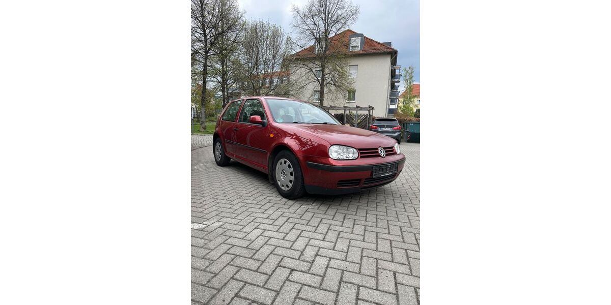 VW Golf 134.000 km 2.800 &euro; Dresden 01237