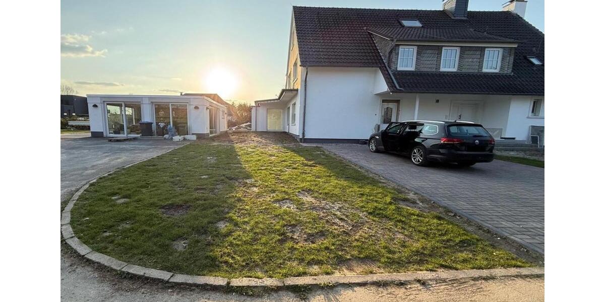 Doppelhaushälfte Soest - 6 Zimmer, 200 m&sup2;, 2.400&euro; | Angebot:25857396