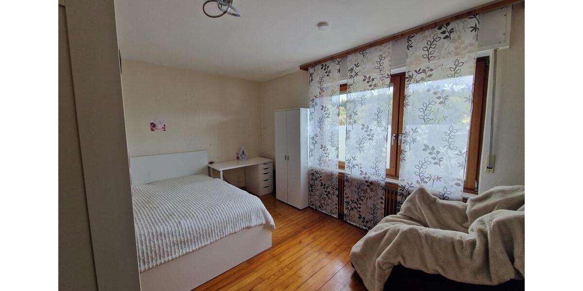 Einfamilienhaus Ettringen - 7 Zimmer, 150 m&sup2;, 1.250&euro; | Angebot:26230926