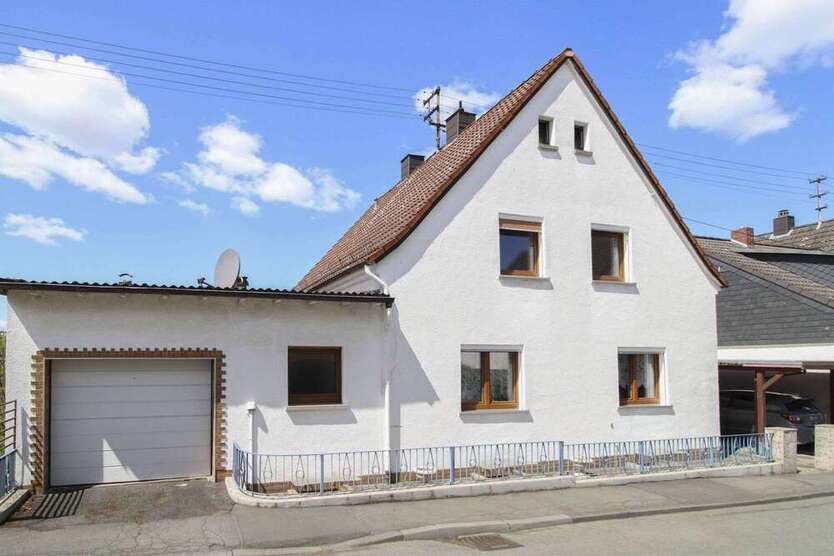 Haus zum Kaufen in Wetzlar 419.000 € 235.25 m²