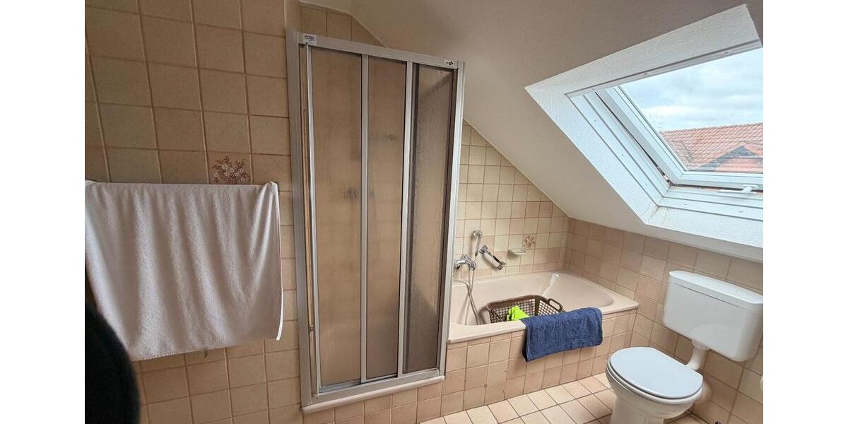 Dachgeschoßwohnung Petersberg - 3 Zimmer, 74 m&sup2;, 229.000&euro; | Angebot:25944122