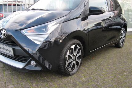 Toyota Aygo (X) 70.100 km 9.999 &euro; Düren 52353