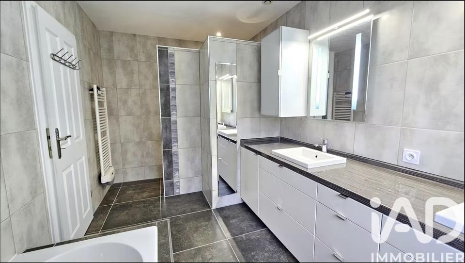 EFH in FR ca. 160m² nur 4km bis DE, FBH, riesige Garage, Keller 4 zimmer