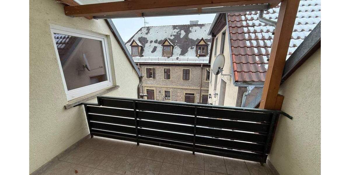 Etagenwohnung Volkach Escherndorf - 4 Zimmer, 110 m&sup2;, 195.000&euro; | Angebot:25673735