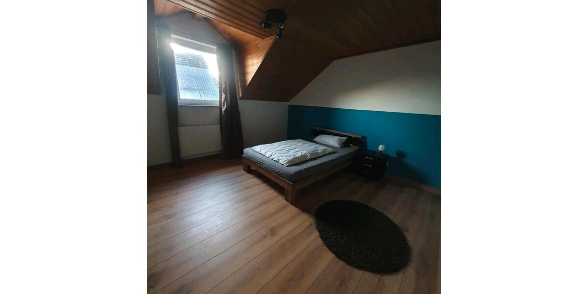 Dachgeschoßwohnung Salzweg - 4 Zimmer, 104 m&sup2;, 1.100&euro; | Angebot:26497359