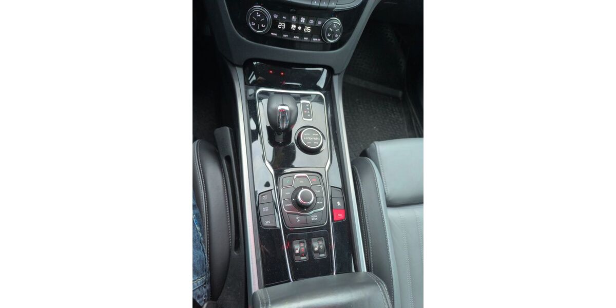 Peugeot 508 84.000 km 10.799 &euro; Ulm 89079