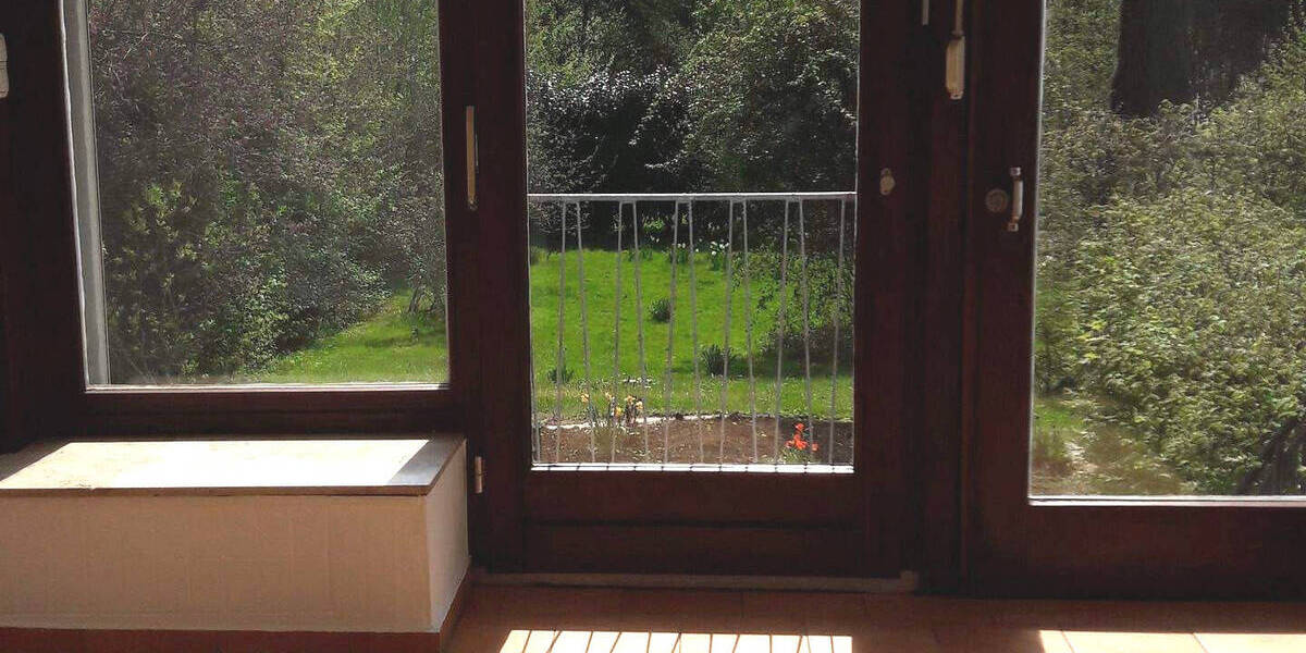 Geräumiges Stadthaus (Altbau) mit 3 Wohnungen und 2 Garagen in stadtnaher Wohnlage in Bünde-Ennigloh 1 zimmer