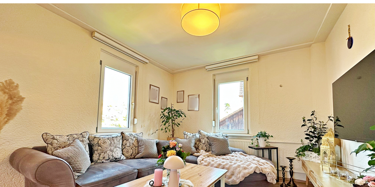 Haus zum Kaufen in Altensteig 299.500 € 140.7 m² 8 zimmer