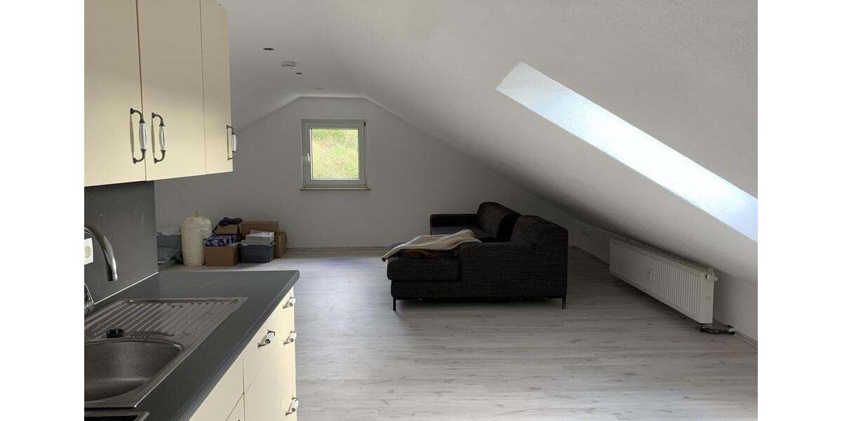 Dachgeschoßwohnung Schwanfeld - 1 Zimmer, 50 m&sup2;, 400&euro; | Angebot:26402601