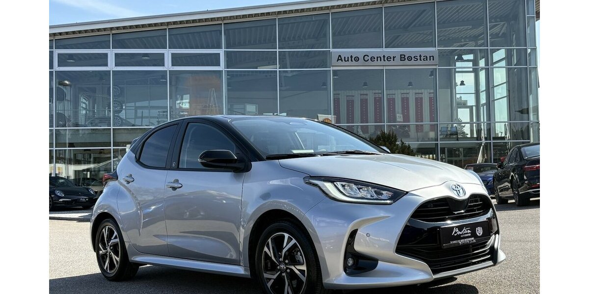 Toyota Yaris Hybrid Team Deutschland KAMER/DAB/1.HAND 10.247 km 21.800 &euro; Villingen-Schwenningen 78054