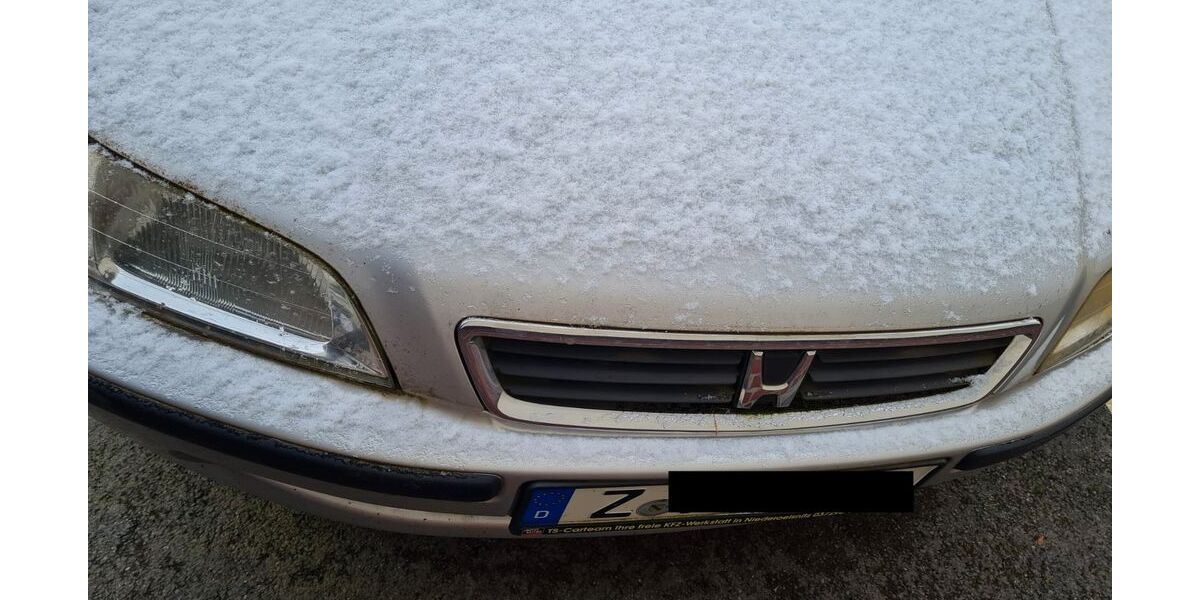 Honda Civic 117.600 km 700 € Hohenstein Ernstthal 09337